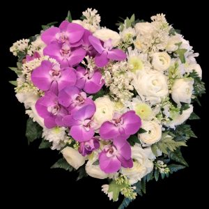 Cuore di fiori bianchi e  lilla